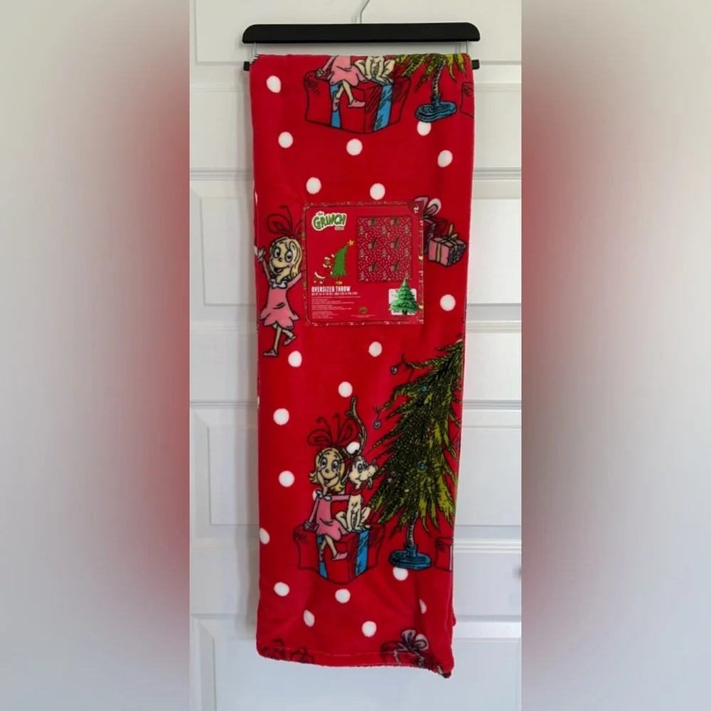 🆕 Grinch Red Oversized Throw Blanket!